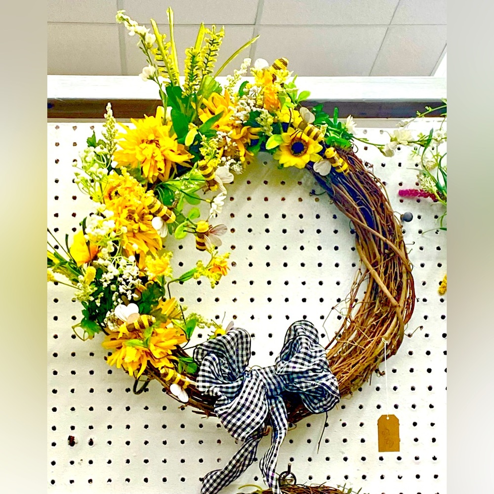 Spring/Summer Bee Wreath Front Door Porch Decor